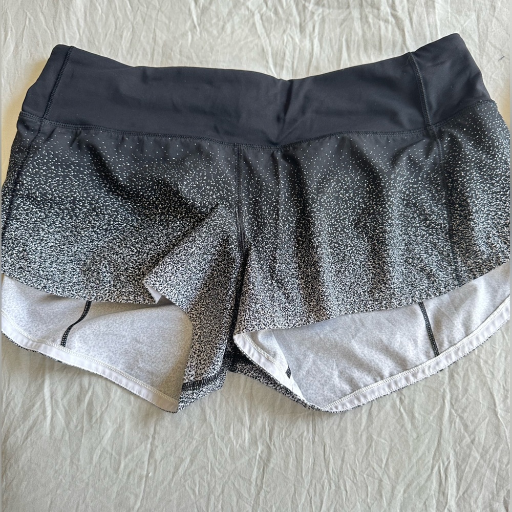 Lulu lemon Up-Short Low-rise black & white spotted shorts